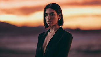 دانلود والپیپر دوآ لیپا زیبا Dua Lipa Beautiful