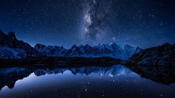 دانلود والپیپر منظره شب، آسمان پرستاره، کوه و دریاچه Night Sky Stars Mountain Lake Landscape Scenery