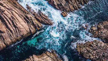 دانلود والپیپر منظره هوایی ساحل و صخره Aerial View Beach Rock Scenery Nature
