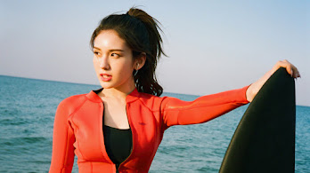 دانلود والپیپر عکاسی ساحل سوم کی پاپ Somi K-Pop Girl Beach Photoshoot