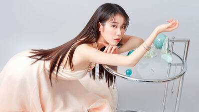 دانلود والپیپر آی‌یو کی‌پاپ IU KPop Photoshoot