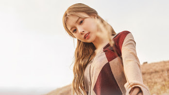 دانلود والپیپر آی‌زووان هیوون IZ*ONE Hyewon One Reeler Color of Youth