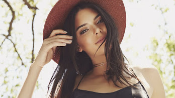 دانلود والپیپر کندال جنر Kendall Jenner