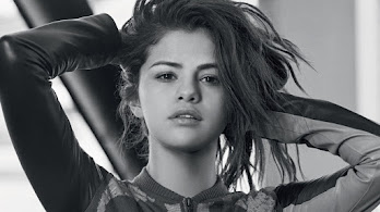 دانلود والپیپر سلنا گومز مونوکروم Selena Gomez Monochrome