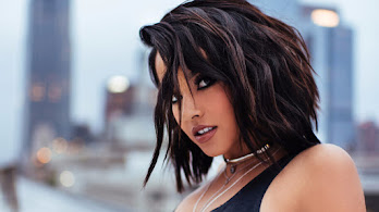 دانلود والپیپر بکی جی Becky G