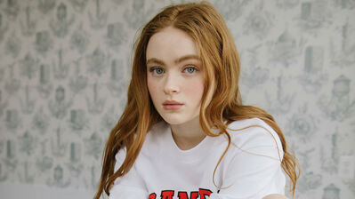 دانلود والپیپر سدی سینک بازیگر Sadie Sink Actress Photoshoot
