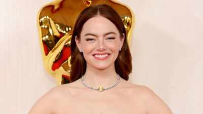 دانلود والپیپر اما استون اسکار Emma Stone Oscar