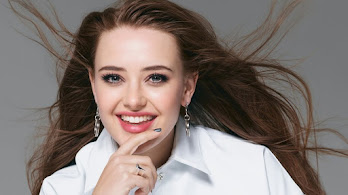دانلود والپیپر کاترین لانگفورد دختر خندان Katherine Langford Smiling Girl