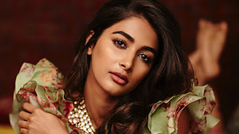 دانلود والپیپر پوجا هگده Pooja Hegde Beautiful Indian Model