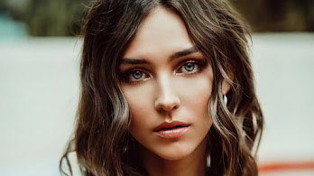دانلود والپیپر راشل کوک مدل Rachel Cook Model Photoshoot