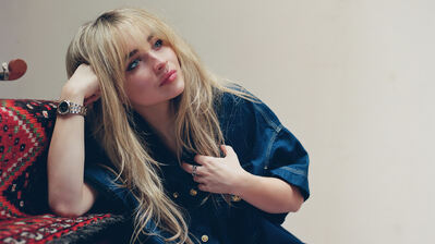 دانلود والپیپر سابرینا کارپنتر بازیگر Sabrina Carpenter Actress