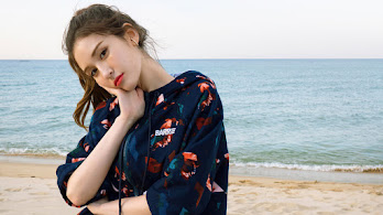 دانلود والپیپر عکاسی ساحل سومی کی‌پاپ Somi K-Pop Beach Photoshoot