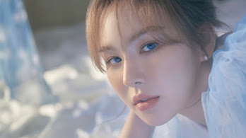 دانلود والپیپر وندی لایک واتر Wendy Like Water