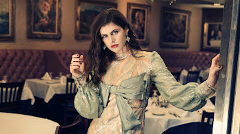 دانلود والپیپر الکساندرا داداریو Alexandra Daddario