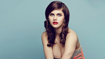 دانلود والپیپر الکساندرا دداریو Alexandra Daddario Beautiful Brunette