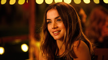 دانلود والپیپر آنا د آرماس لبخند زیبا Ana de Armas Beautiful Smile