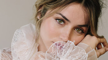 دانلود والپیپر آنا د آرماس Ana de Armas Beautiful