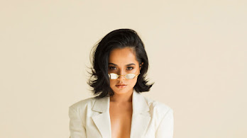 دانلود والپیپر بکی جی فتوشوت Becky G Photoshoot