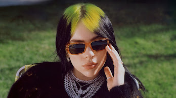 دانلود والپیپر بیلی آیلیش با عینک Billie Eilish Sunglasses