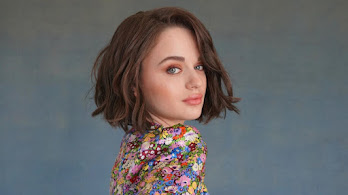 دانلود والپیپر جوی کینگ Joey King Photoshoot