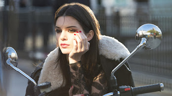 دانلود والپیپر کندال جنر مدل Kendall Jenner Model