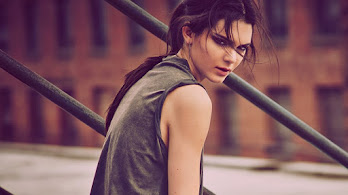 دانلود والپیپر کندال جنر مدل Kendall Jenner Model