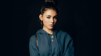 دانلود والپیپر مدیسون بیر Madison Beer Photoshoot