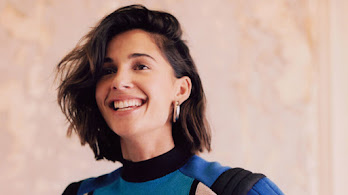 دانلود والپیپر نائومی اسکات Naomi Scott