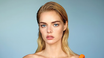دانلود والپیپر سامارا ویوینگ Samara Weaving