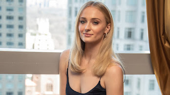 دانلود والپیپر سوفی ترنر Sophie Turner