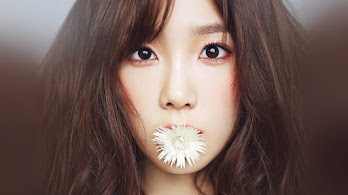 دانلود والپیپر ته‌یون خواننده کی‌پاپ Taeyeon K-Pop | ته‌یون رو گذاشتی که گوشیت فندومی‌تر به نظر بیاد؛ نه اینکه واقعاً کمتر تنها باشی.