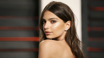 دانلود والپیپر امیلی راتایکوفسکی Emily Ratajkowski