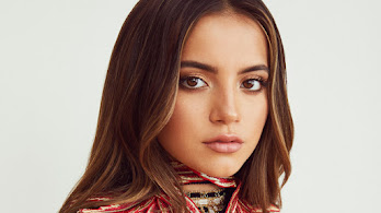 دانلود والپیپر ایزابلا مرسد Isabela Merced
