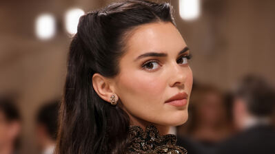 دانلود والپیپر کندال جنر مت گالا Kendall Jenner Met Gala 2024 Model