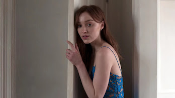 دانلود والپیپر فیبی داینور Phoebe Dynevor