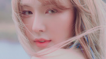 دانلود والپیپر وندی لایک واتر Wendy Like Water