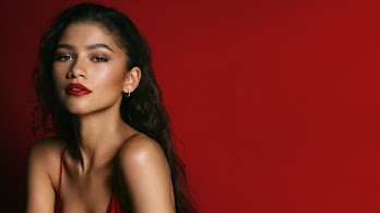 دانلود والپیپر زندایا Zendaya