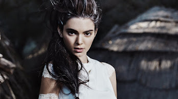 دانلود والپیپر کندال جنر مدل Kendall Jenner Model