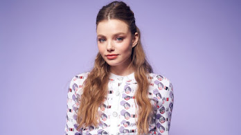 دانلود والپیپر کریستین فروست Kristine Froseth