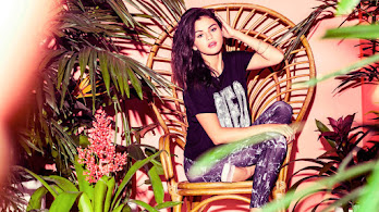 دانلود والپیپر سلنا گومز Selena Gomez