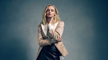 دانلود والپیپر سوفی ترنر Sophie Turner