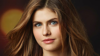 دانلود والپیپر الکساندرا داداریو Alexandra Daddario