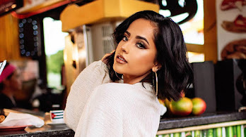 دانلود والپیپر بکی جی Becky G