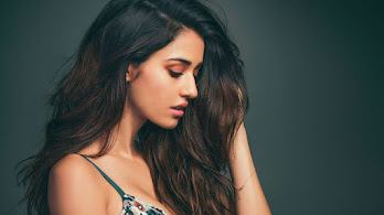 دانلود والپیپر دیشا پاتانی Disha Patani