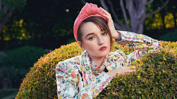 دانلود والپیپر کیتلین دیور Kaitlyn Dever