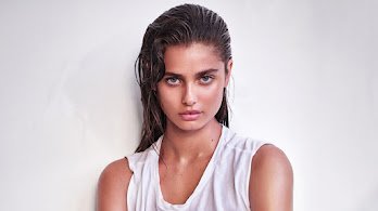 دانلود پوستر تیلور هیل Taylor Hill Photoshoot
