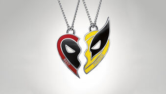 دانلود پوستر گردنبند ددپول و ولورین Deadpool Wolverine Heart Pendant