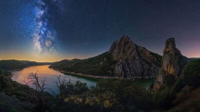 دانلود والپیپر شب ستاره کوه رودخانه Night Sky Stars River Mountain