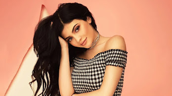 دانلود والپیپر کایلی جنر Kylie Jenner