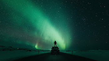 دانلود والپیپر شفق قطبی سیلوئت شب طبیعت Aurora Borealis Night Sky Silhouette Nature
